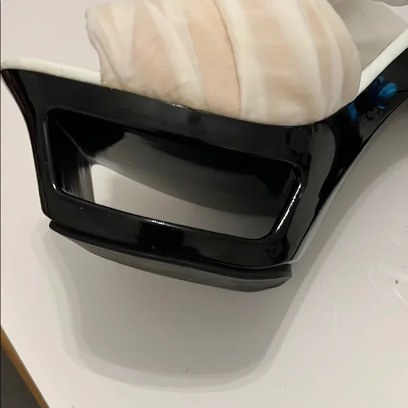 Chic Vintage White & Black Women's Stilello Heels with Lace Up Detail Size 8 - Picture 9 of 11